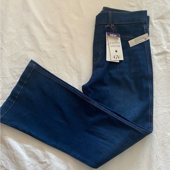 NWT Women's Gloria Vanderbilt Flare Jeans Size 14 Short - Picture 1 of 7